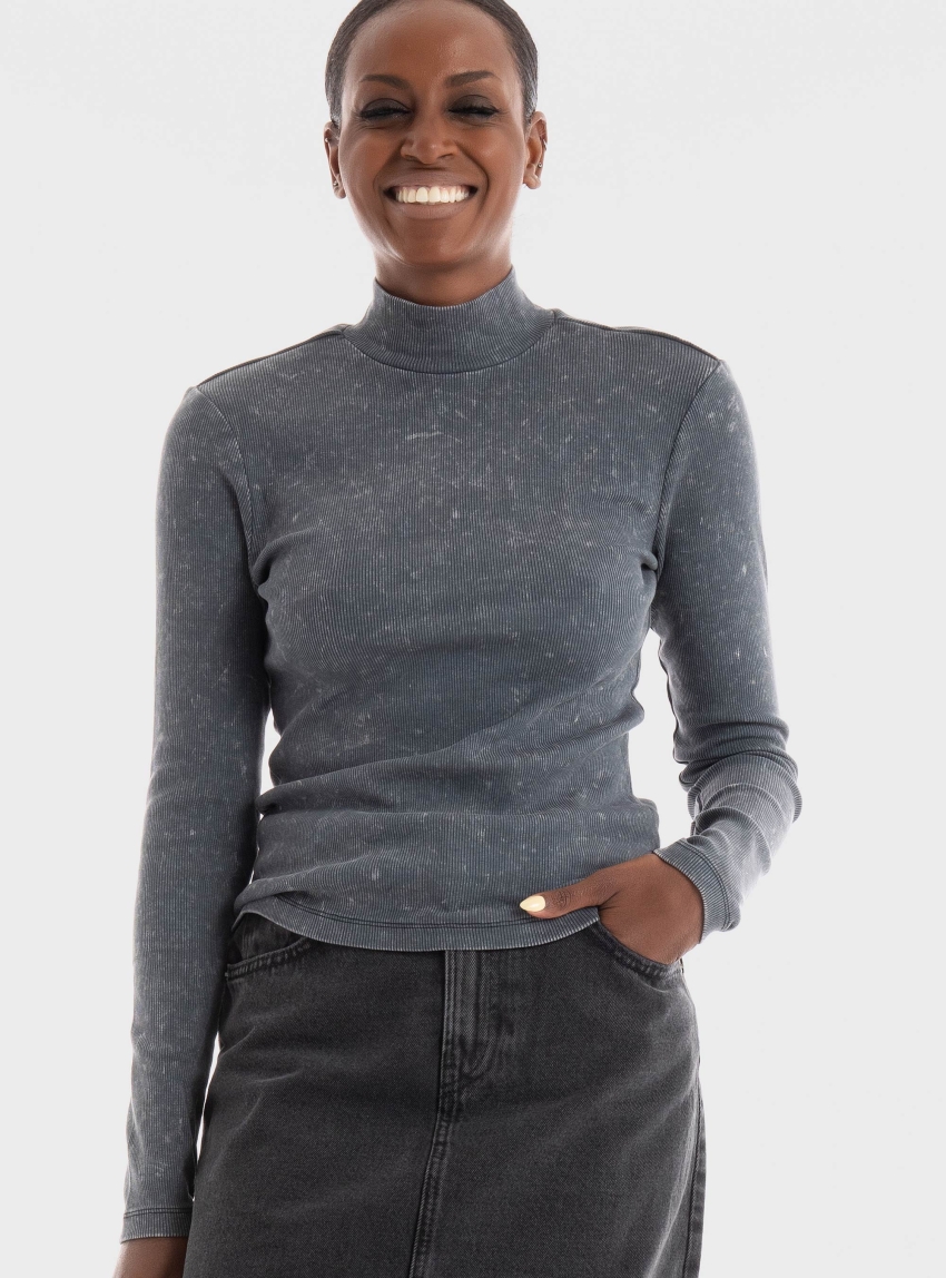 Only Valerie Highneck Top - Black