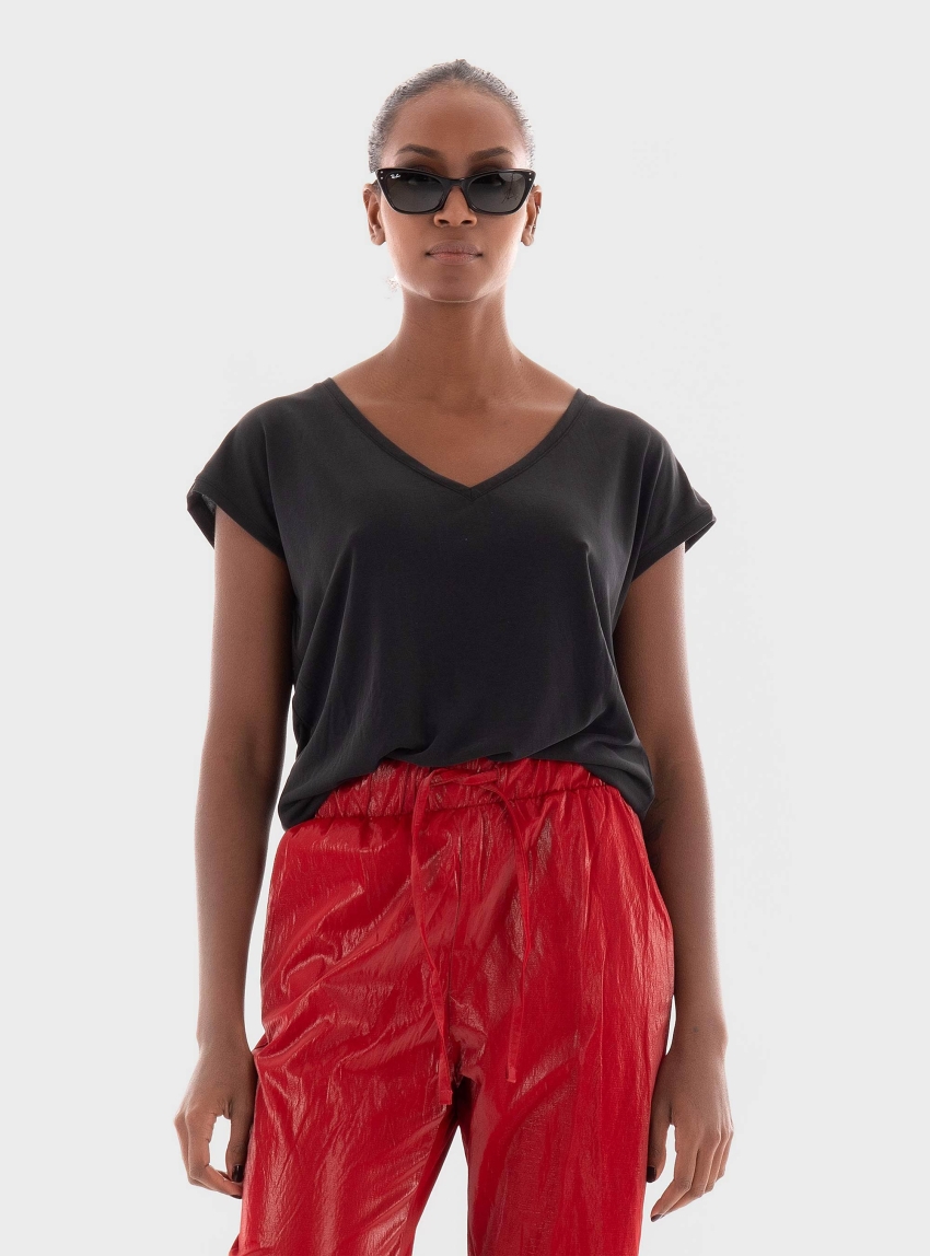 Vero Moda Filli V-Neck Tee - Black