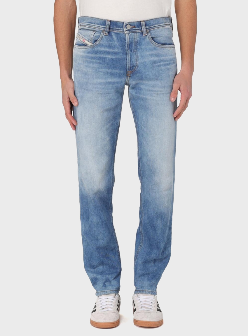 Diesel 2023 D-Finitive Regular Fit Jeans - Medium Aged Denim