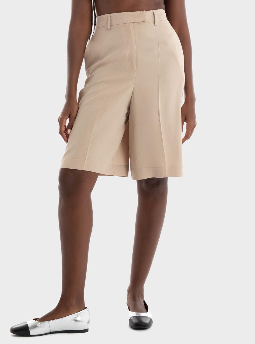 Black & Black  Bermuda - Beige