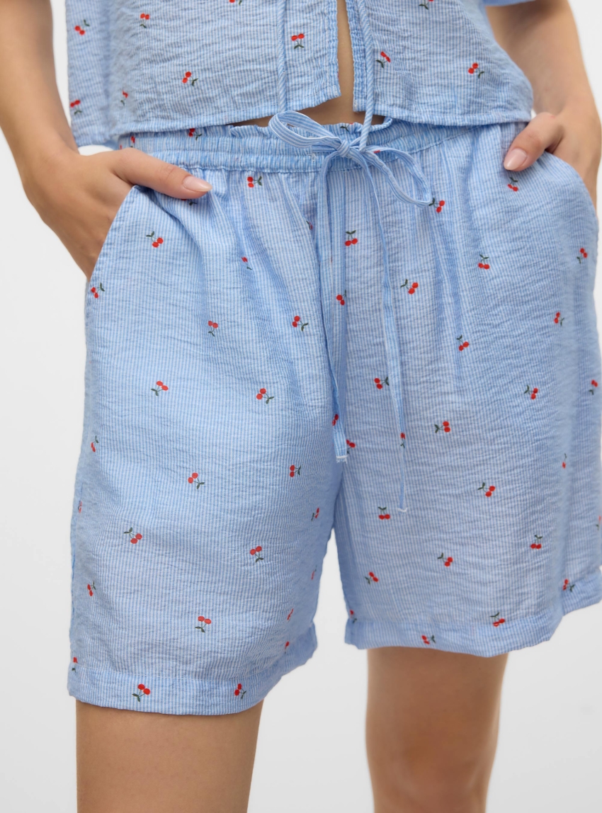 Vero Moda Odette Mid Waist Shorts - Light Blue