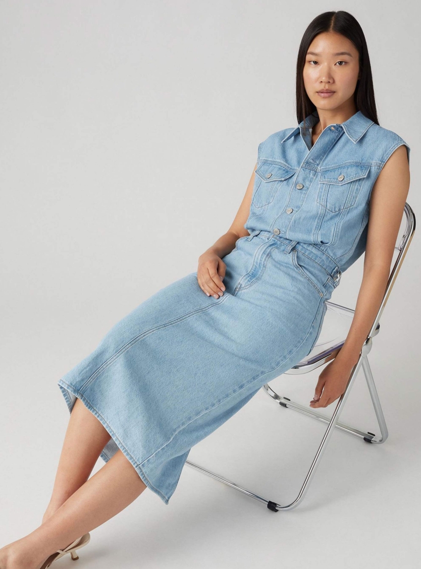Levi's Iconic Sleeveless Dress - Light Aged Denim