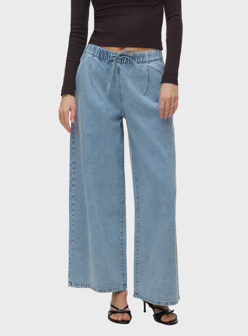 Vero Moda Valeria Mid Rise Wide Pull Up Jeans - Medium Aged Denim