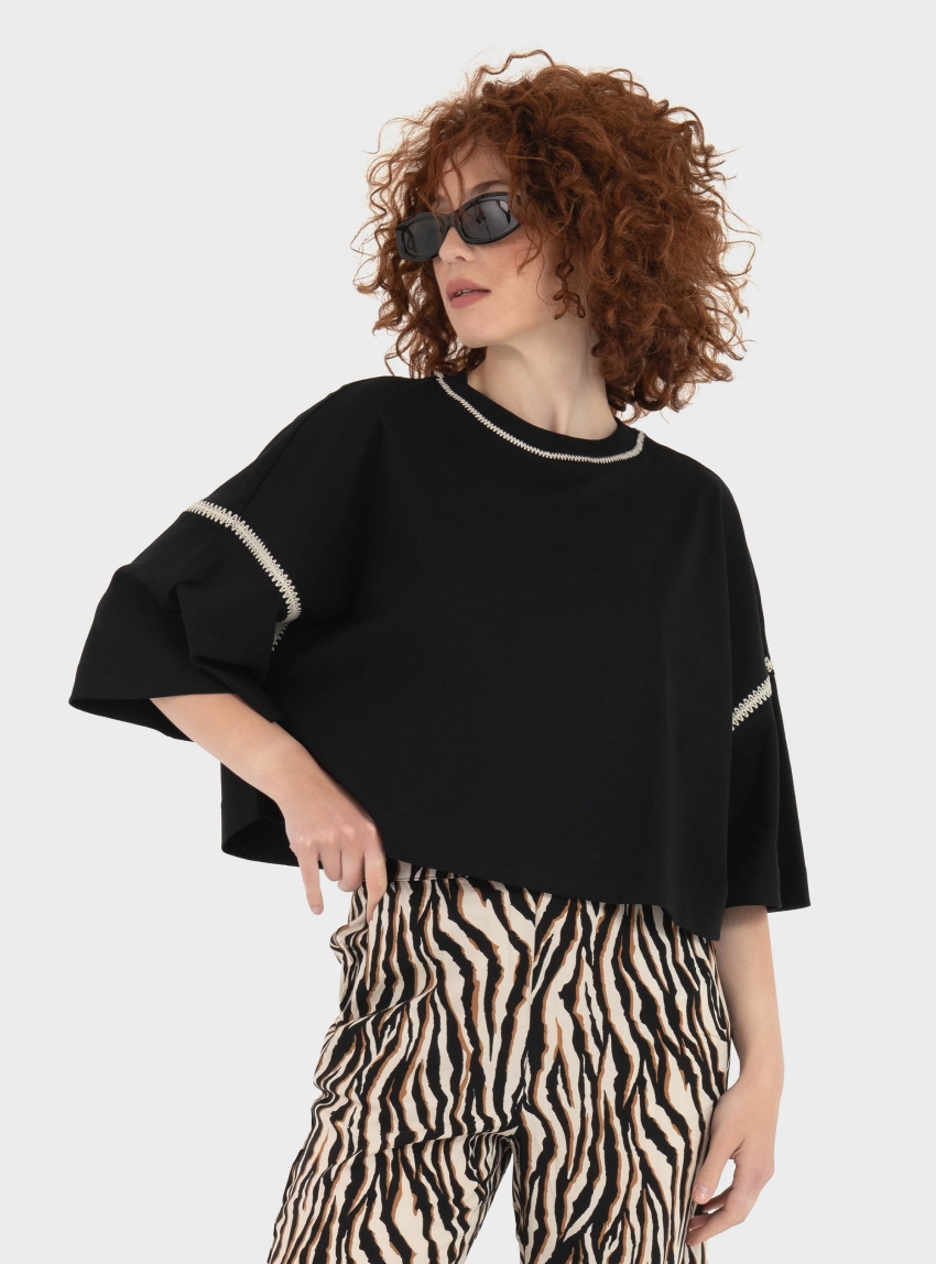 BOSS Oversized Cropped Top C_Ecrochet - Black