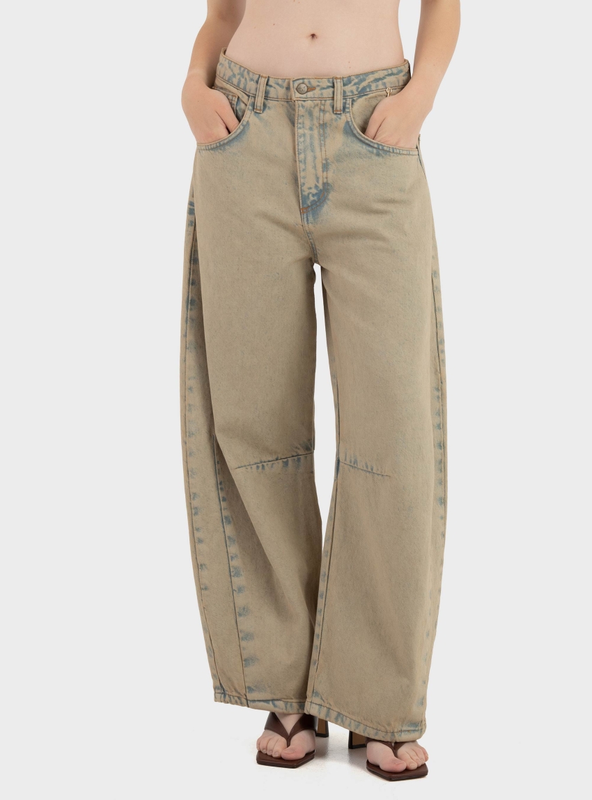Philia Loft Loose Barrel Jeans - Beige