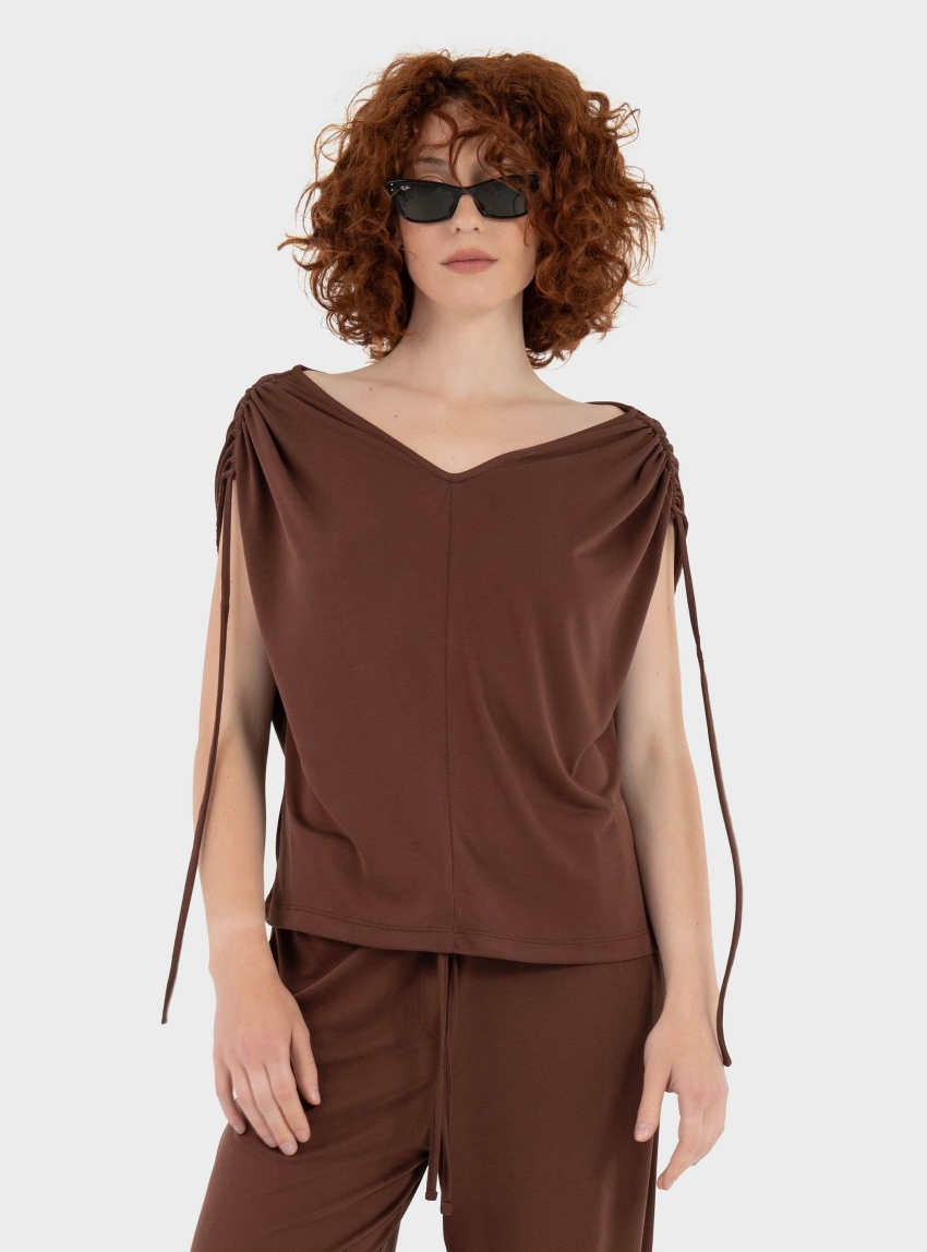 Black & Black Top - Brown