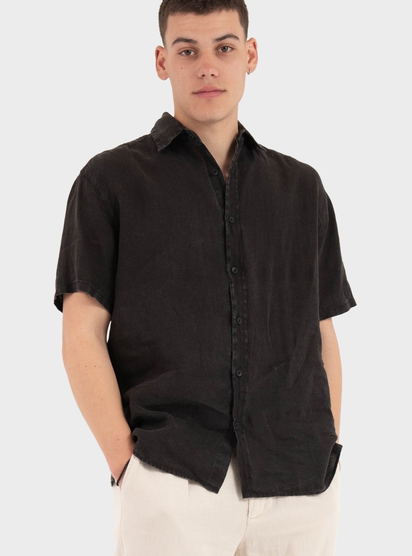 Dirty Laundry Shortsleeve Linen Shirt - Washed Black