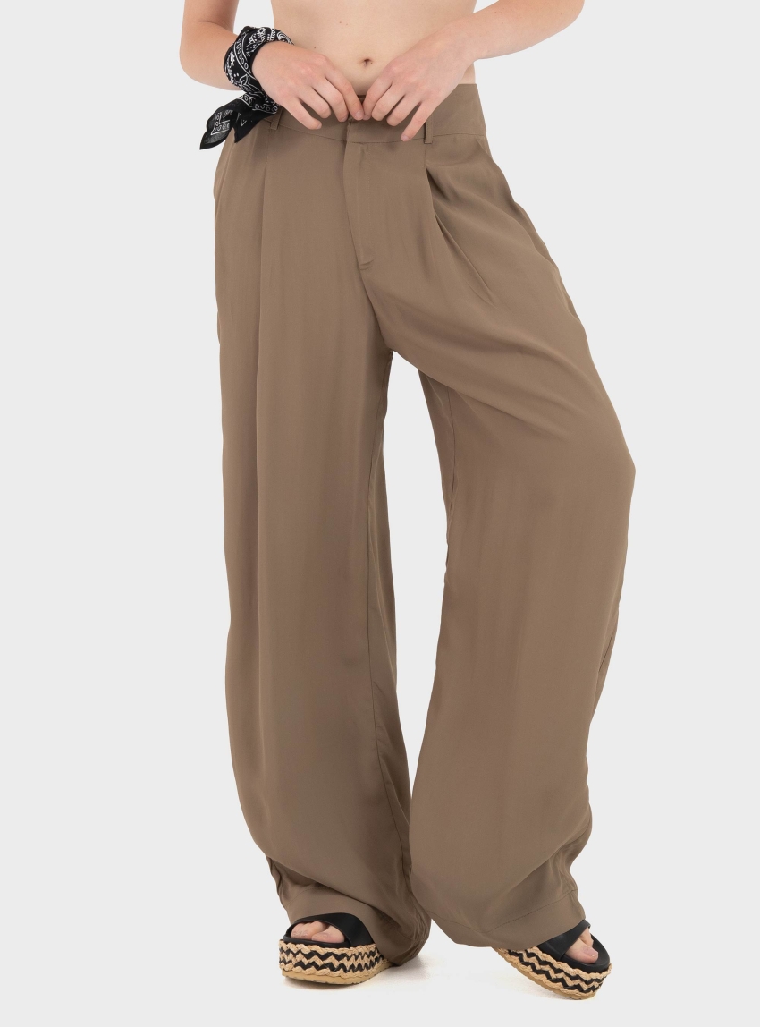Black & Black  Loose Pants - Light Brown