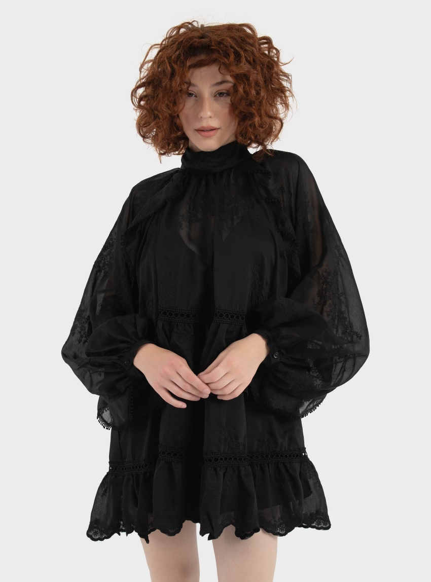 Souvenir Lace Dress - Black