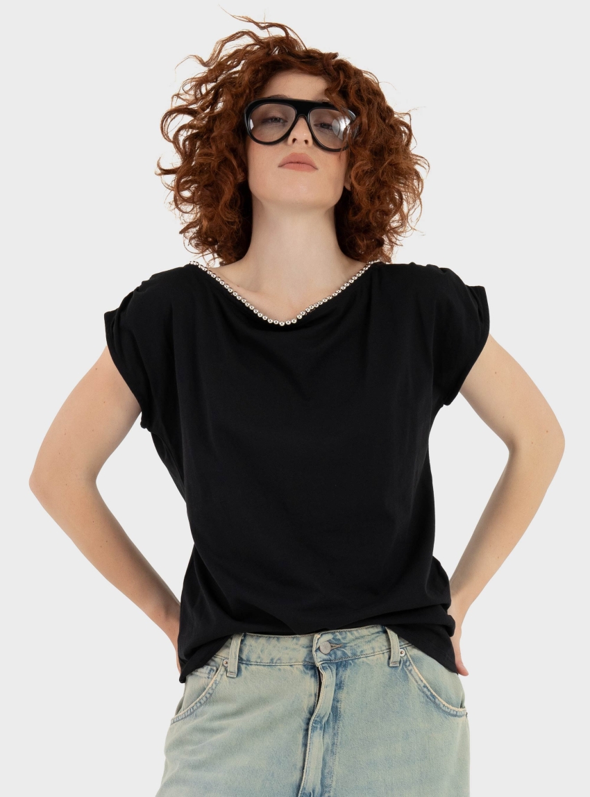 Souvenir Pearl T-Shirt - Black