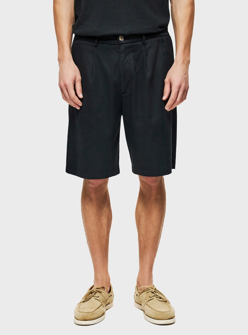 Dirty Laundry Pleated Bermuda - Black