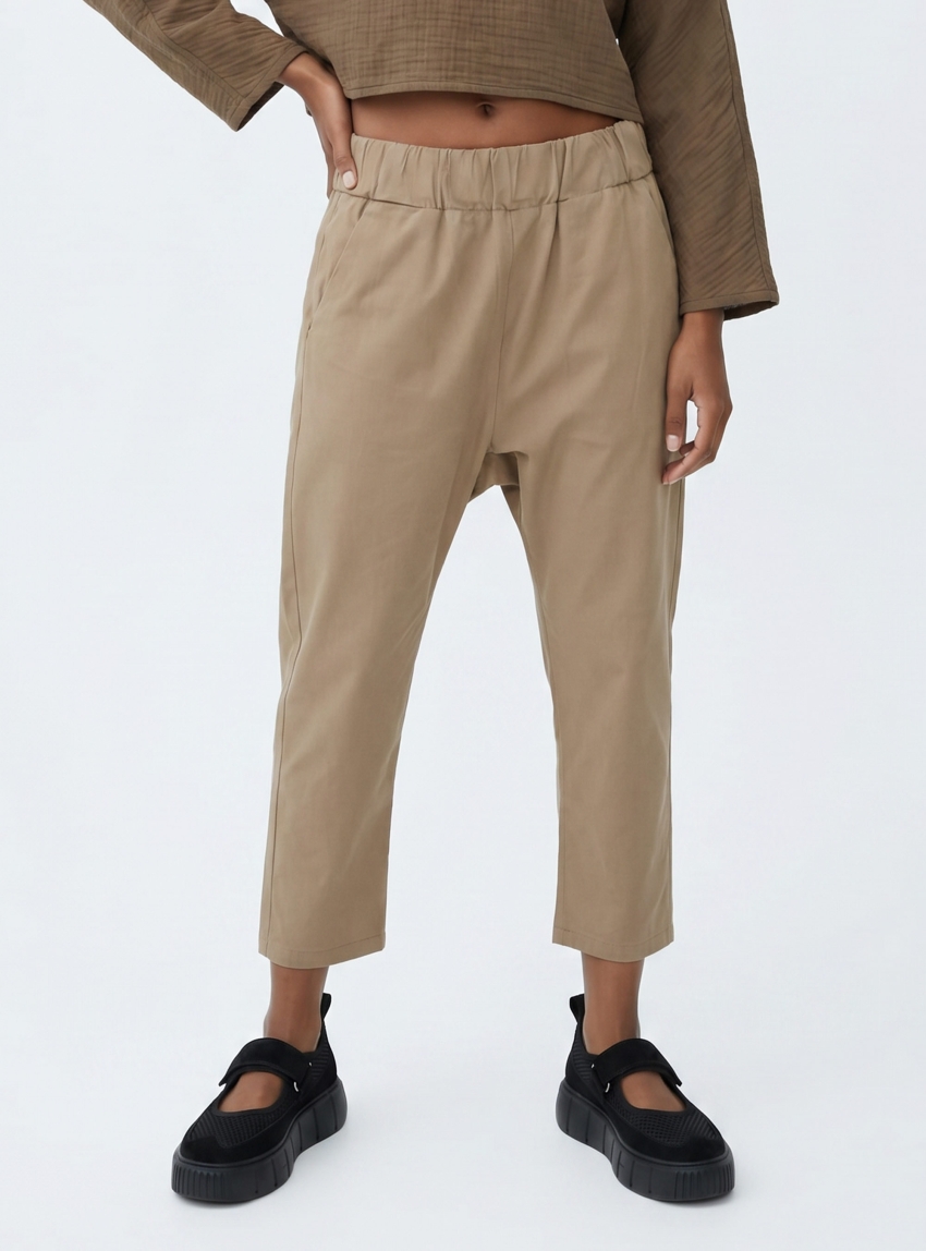 AE ER KIKERON PANTS - Beige