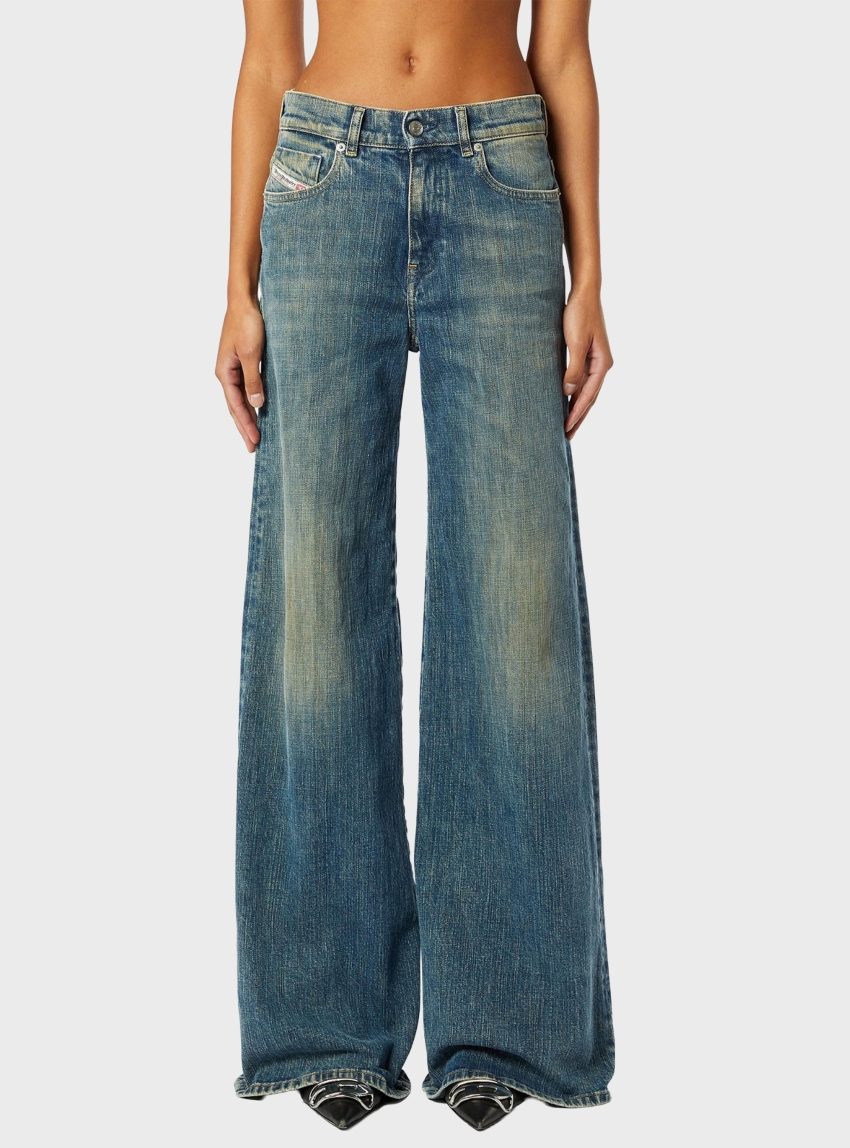 Diesel Flare Jeans Regular Waist 1978 D-Akemi - Dirty Denim