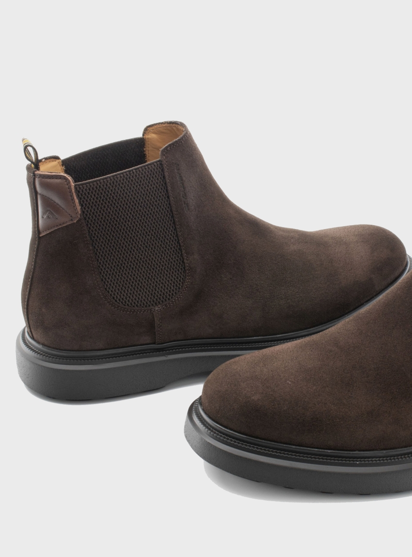 Ambitious Lorenzo Suede Chelsea Boots - Brown
