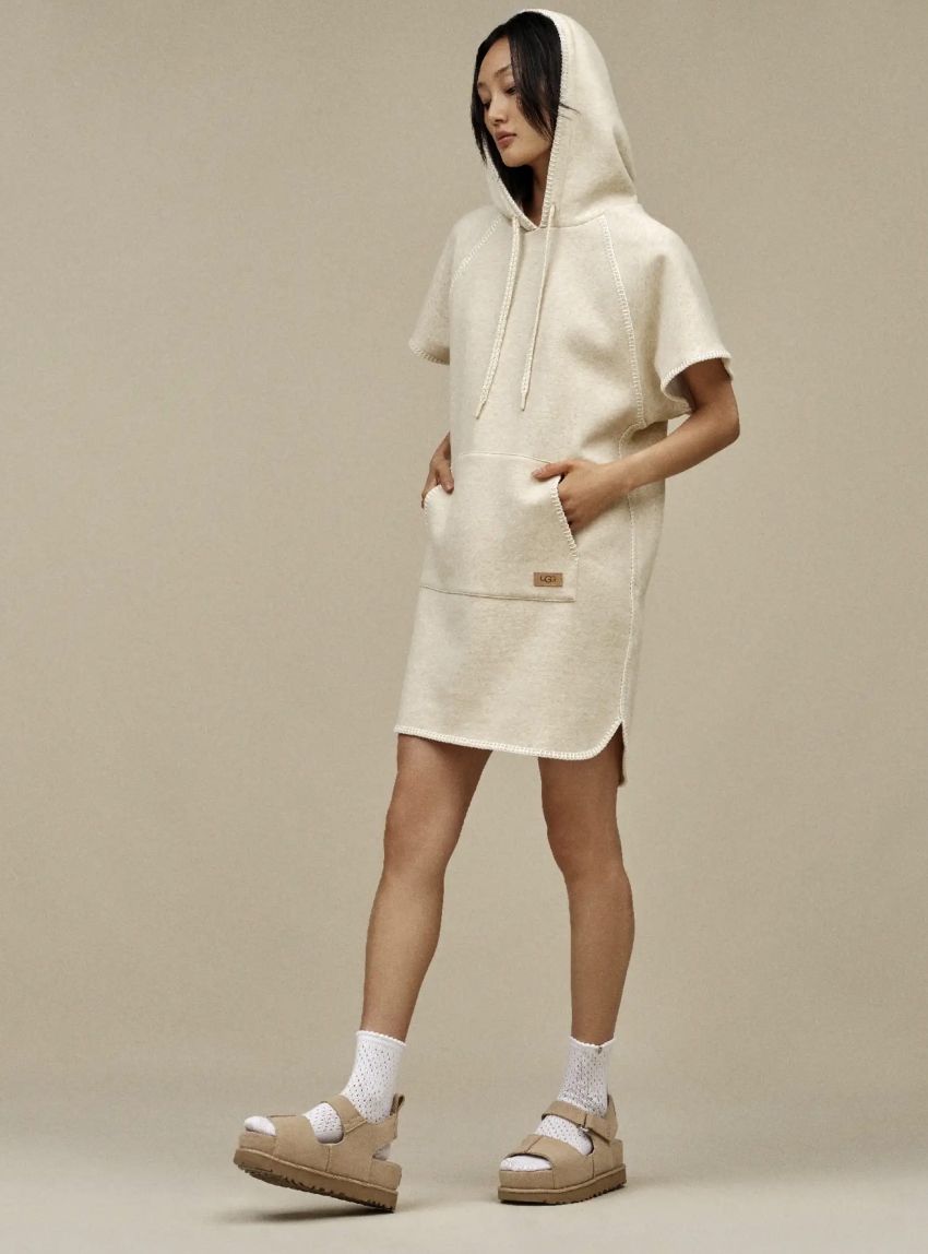 UGG Goldenstar Sandals - Sand