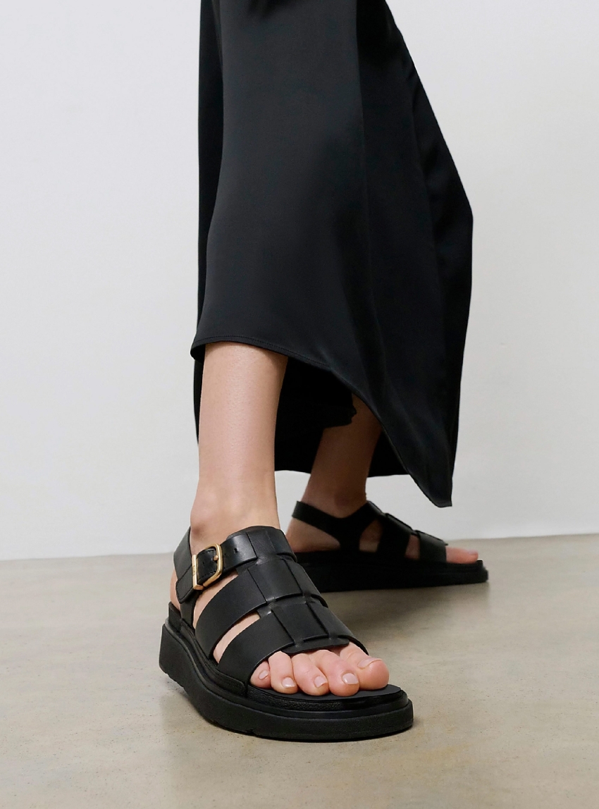 FitFlop GEN-FF Leather Fisherman Sandals - Black