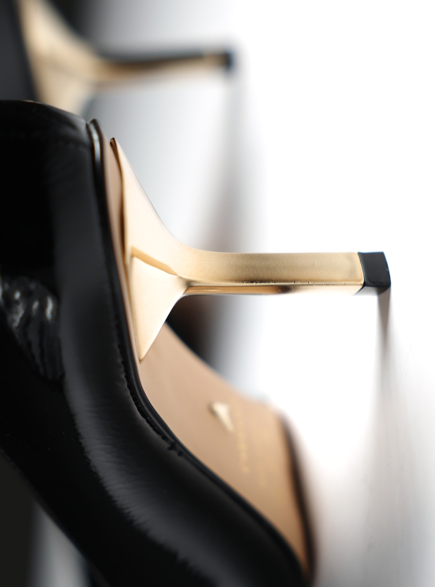 Carrano Heels - Black