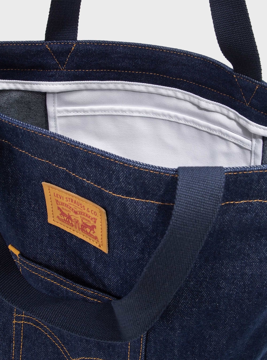 Levi's The Levi's® Back Pocket Tote - Unwashed Denim