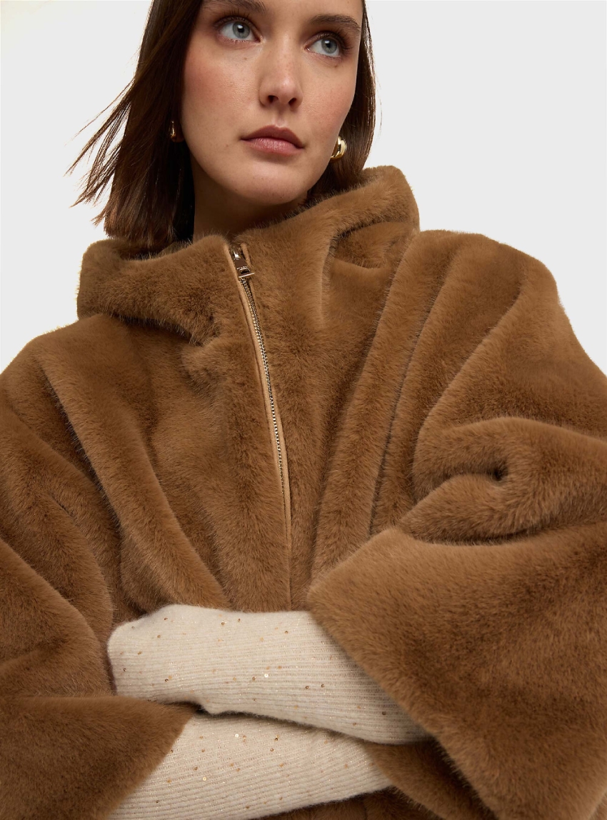 Motivi Hooded cape with plush effect - Chestnut