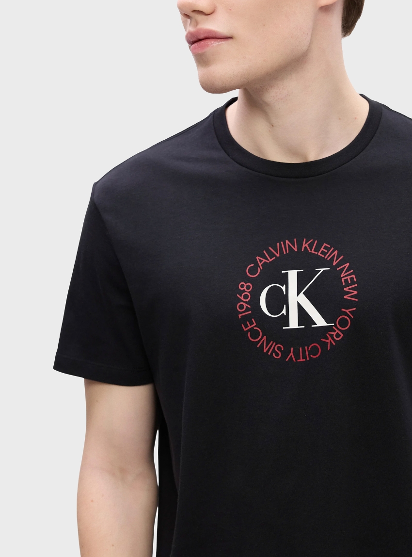 Calvin Klein Circle Logo T-Shirt - Black