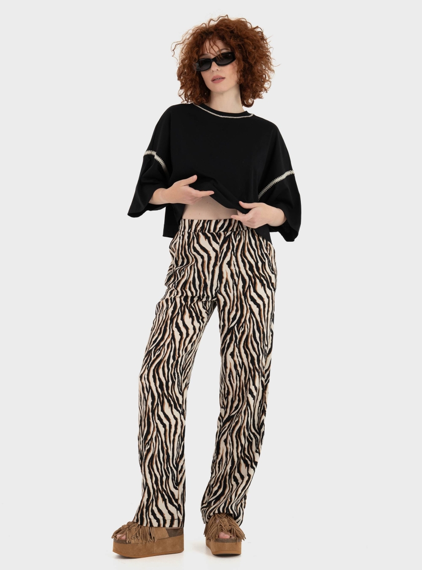 BOSS Oversized Cropped Top C_Ecrochet - Black