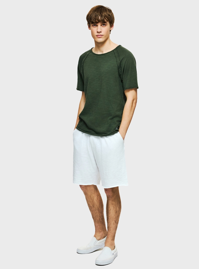 Dirty Laundry Sweatbermuda With Raw Edges - White