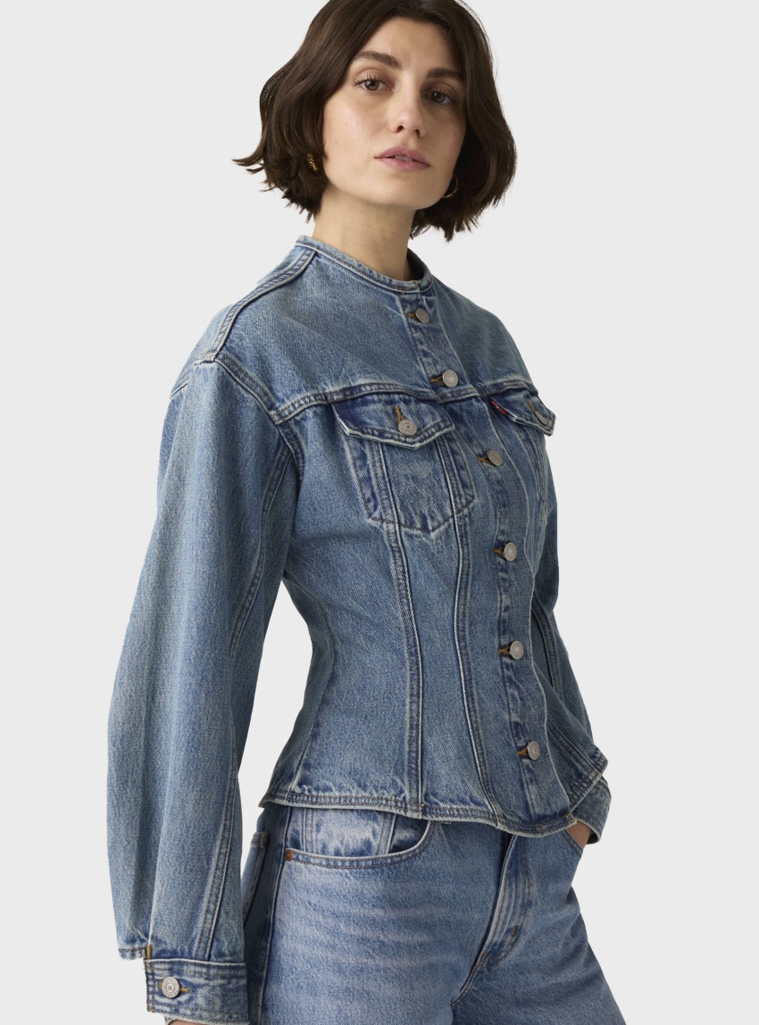 Levi's Sculpted Trucker Jacket - Medium Aged Denim