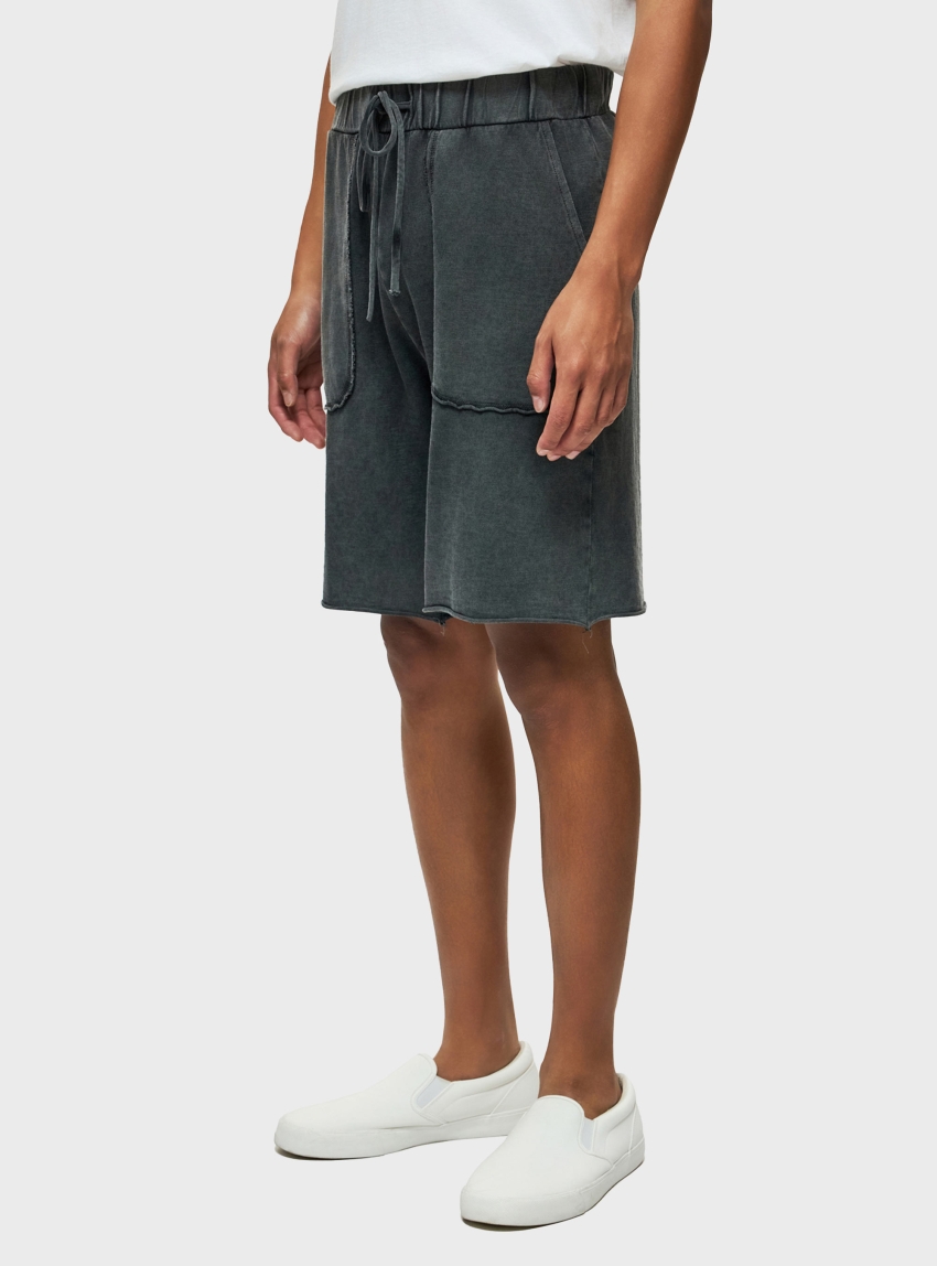 Dirty Laundry Raw Edges Sweatbermuda - Washed Black