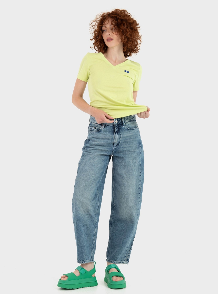Karl Lagerfeld Mid Rise Barrel-Leg Jeans - Medium Aged Denim