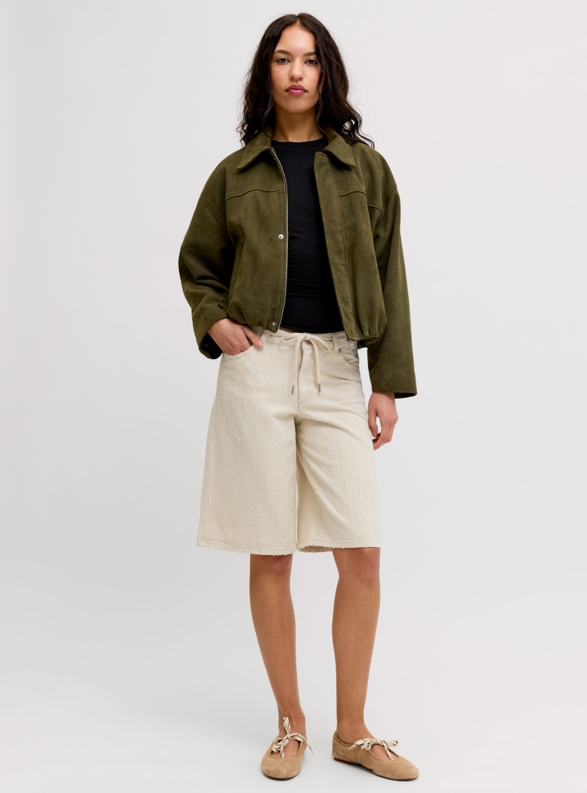 JJXX Amy Sille Wide Mid Waist Shorts - Ecru