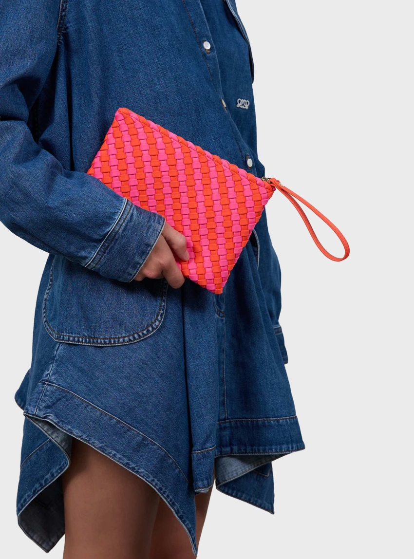 Marrea Clutch - Fuchsia