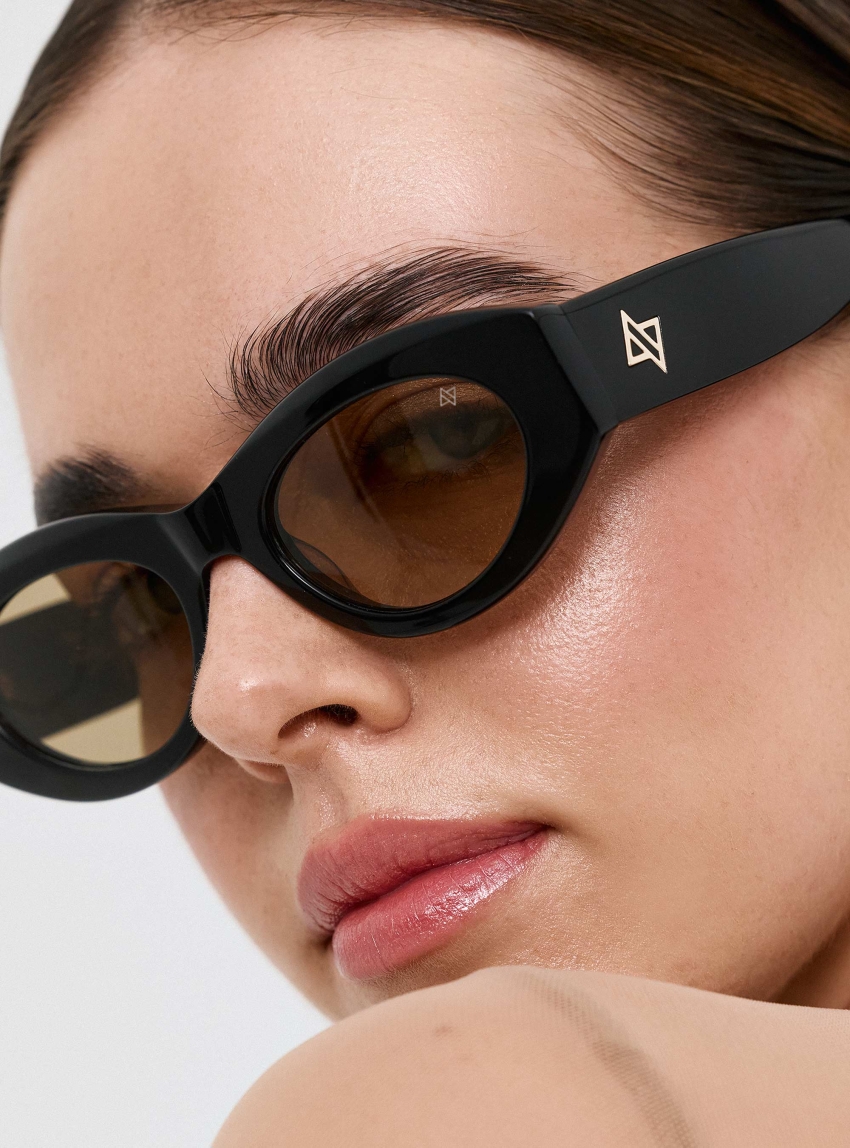 AV Lulu Sunglasses - Black