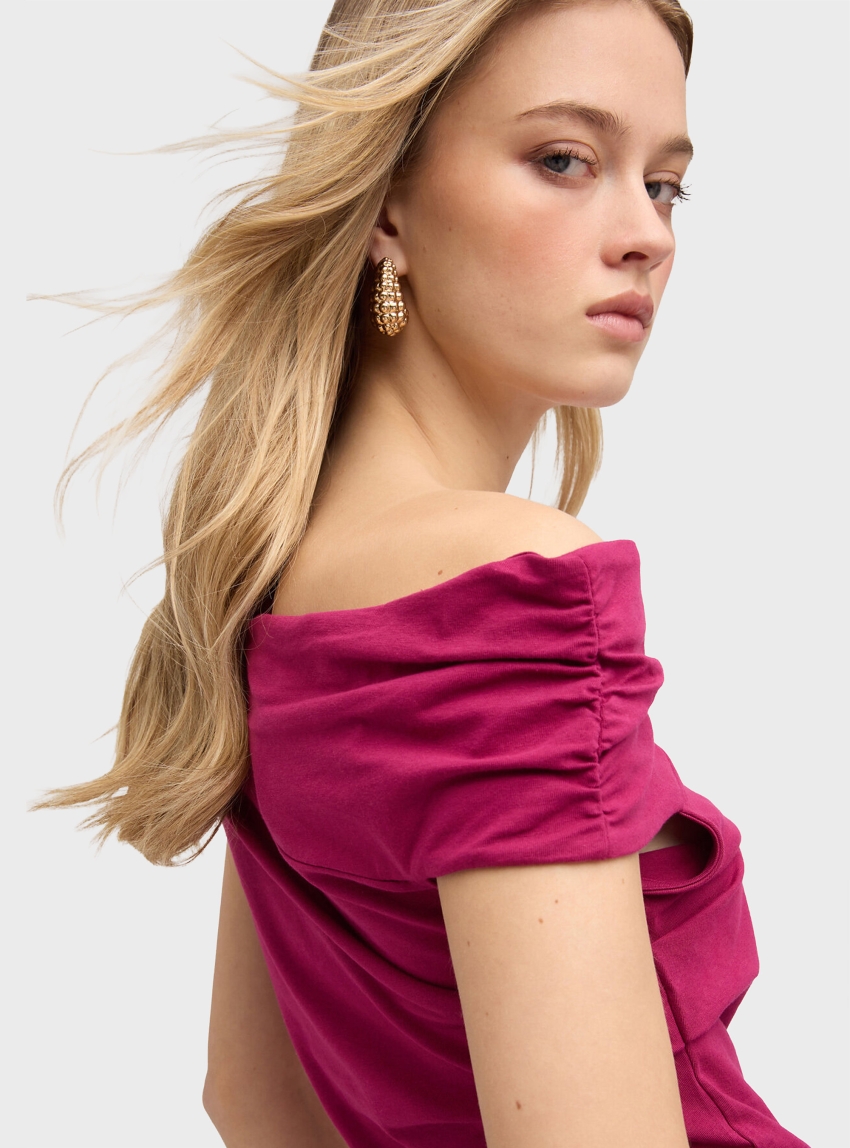 Motivi Jersey top with asymmetric boat neckline - Fuchsia