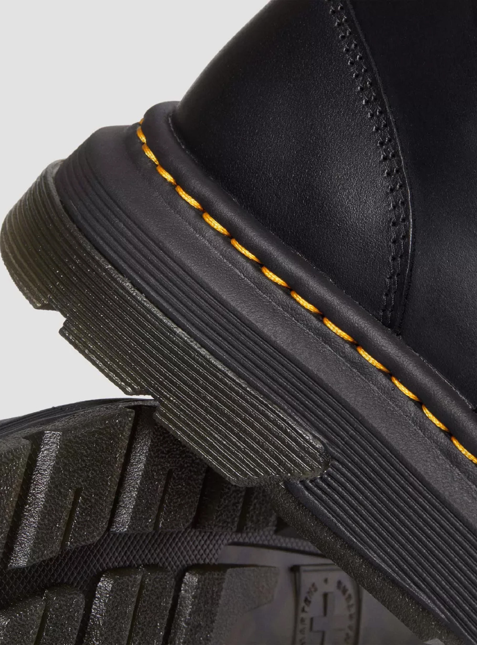 Dr Martens Crewson Chukka Lace Up Leather Boots - Black