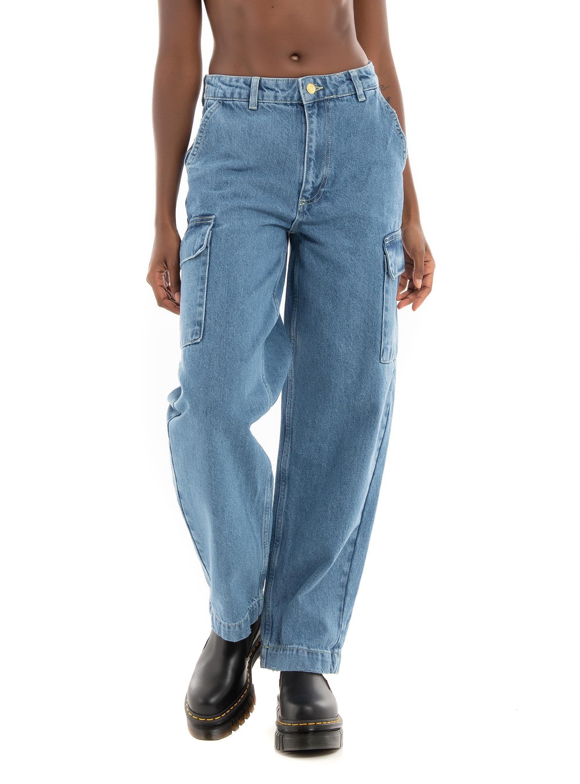 Something New Reese Mid Rise Cargo Jeans - Medium Aged Denim