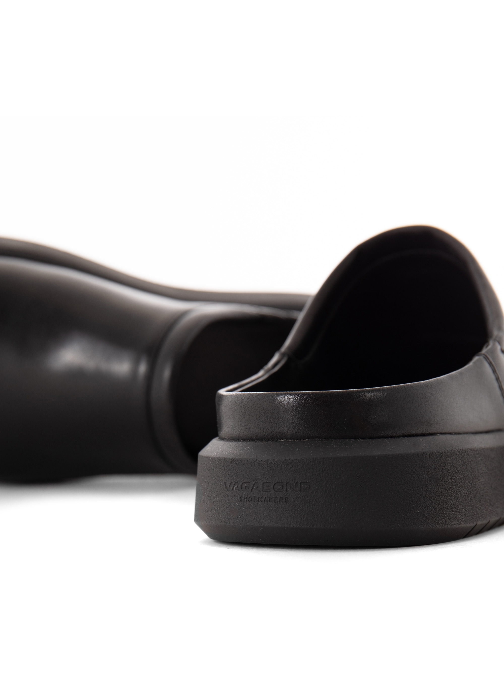 Vagabond Nate Clog - Black