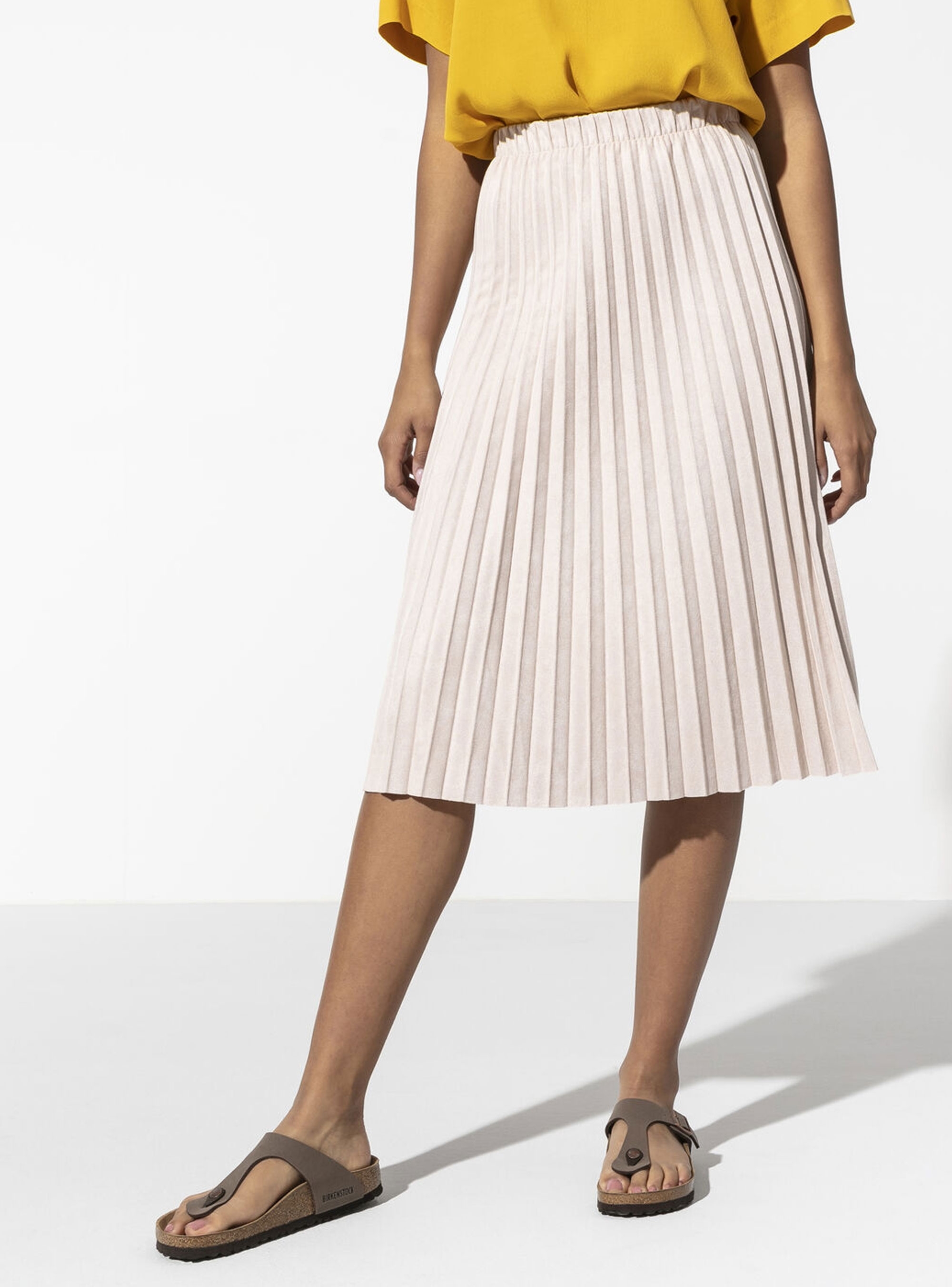 Birkenstock Gizeh Regular Fit Sandals - Taupe