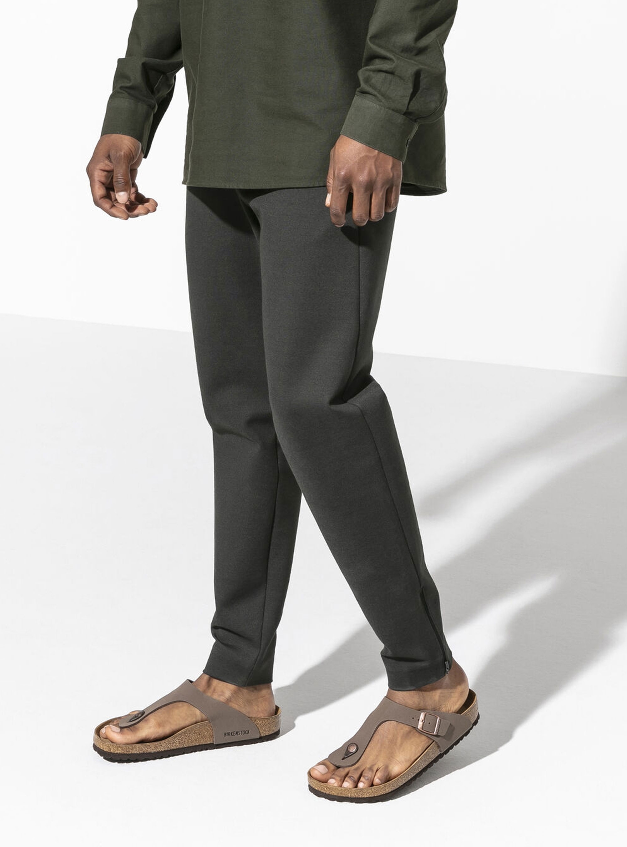 Birkenstock Gizeh Regular Fit Sandals - Taupe