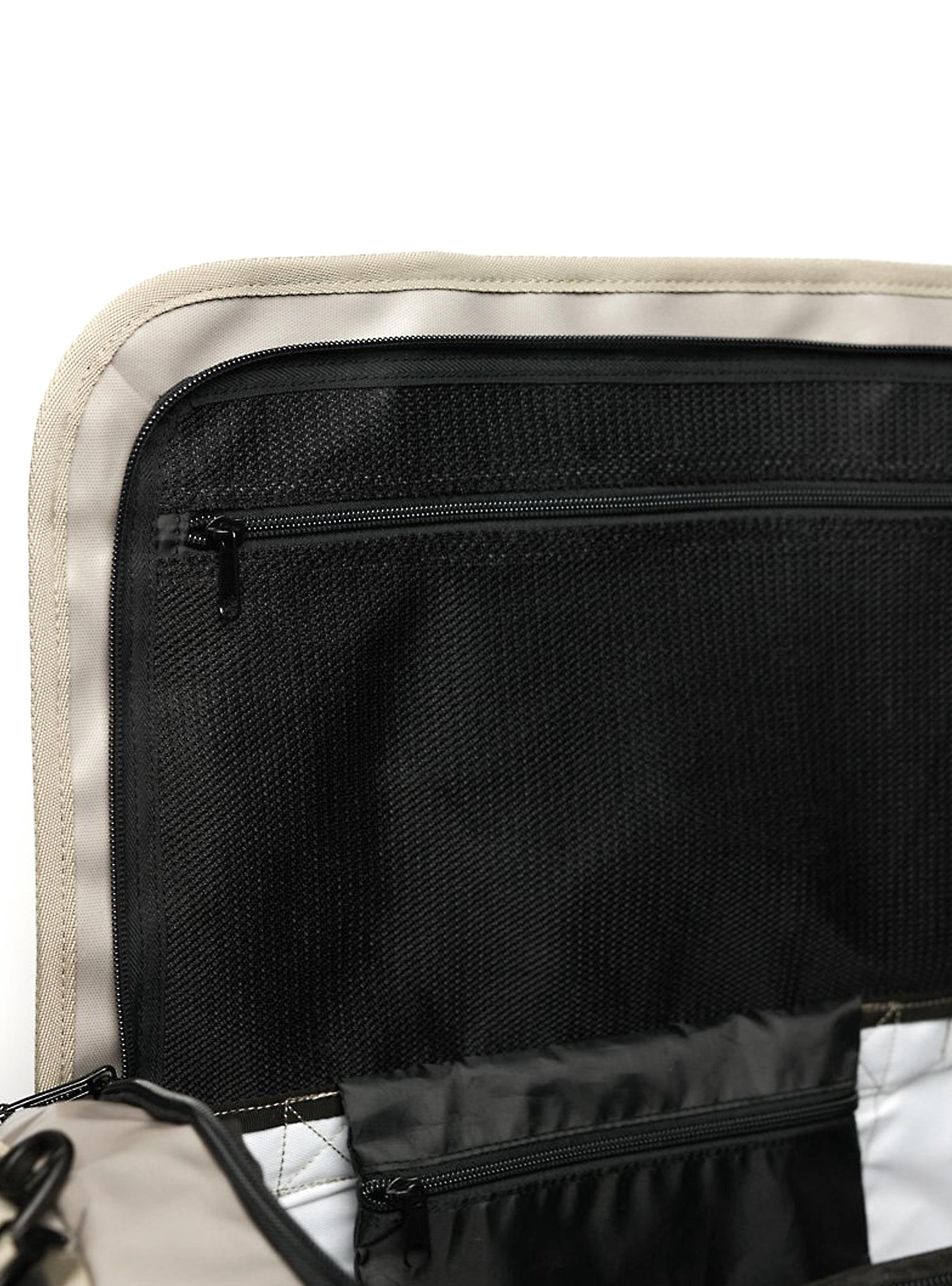 Superdry Tarp Barrel Bag - Beige