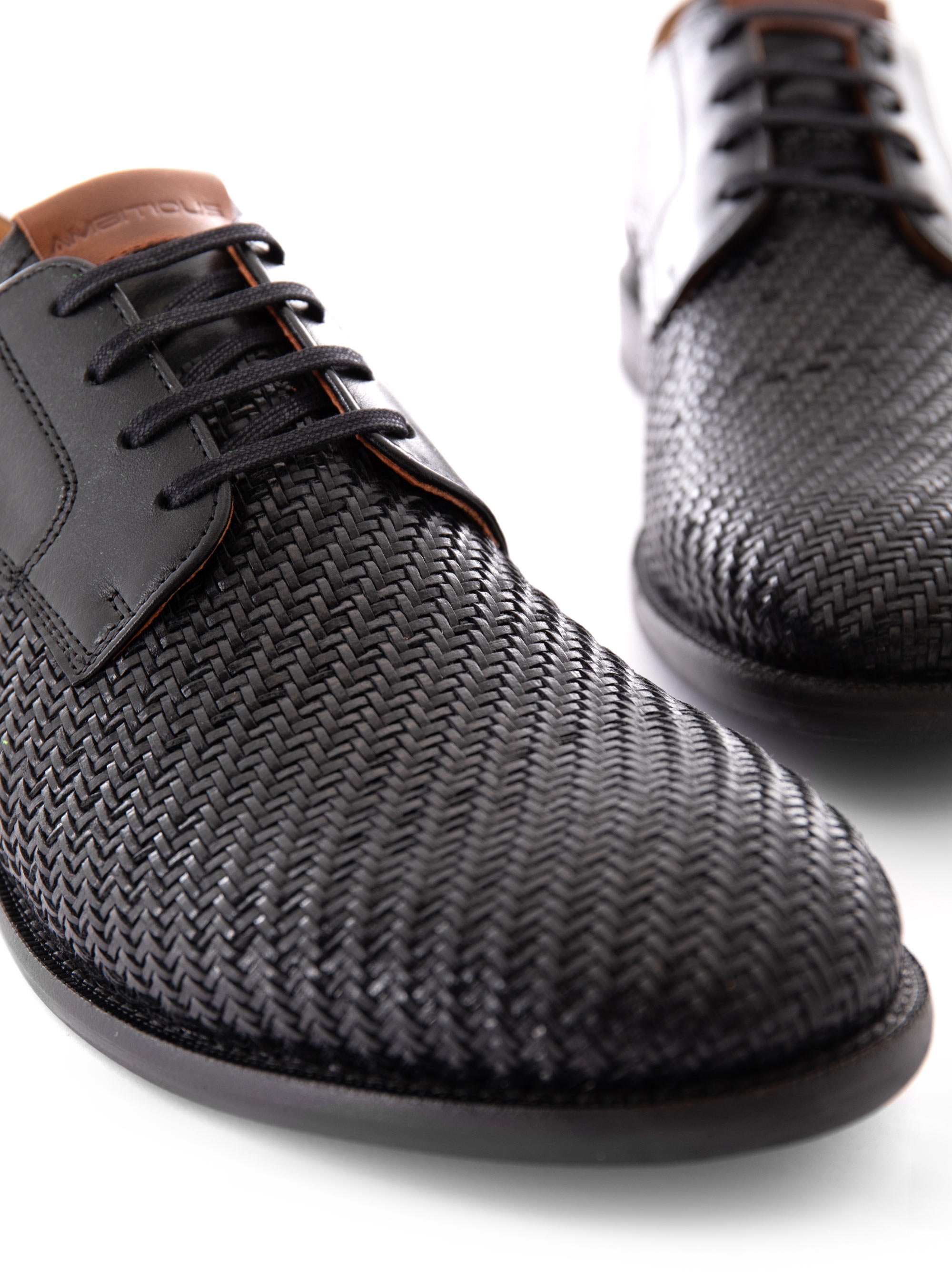 Ambitious Devon Shoes - Black