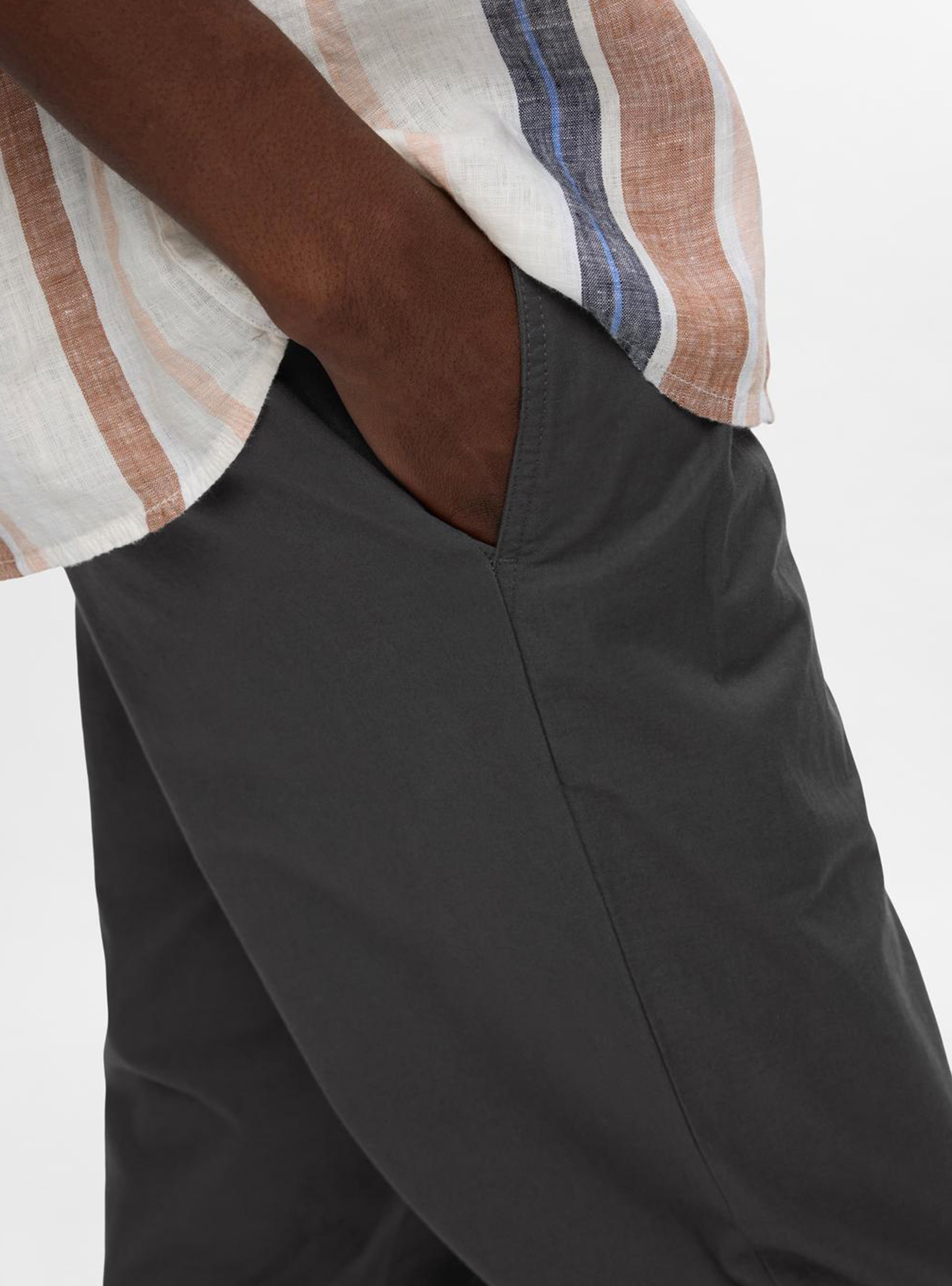 Selected 180-Relaxed Crop Adam Pleated Pants - Black