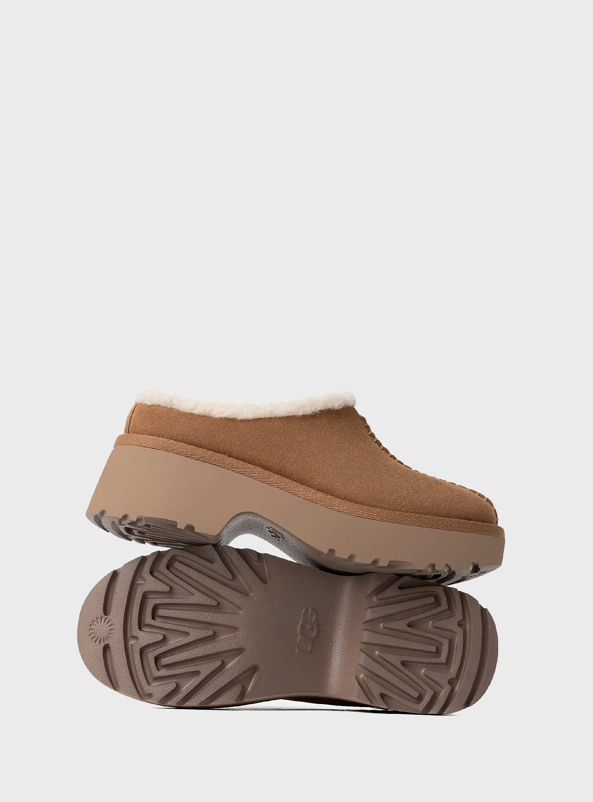 UGG New Heights Cozy Clogs - Chestnut
