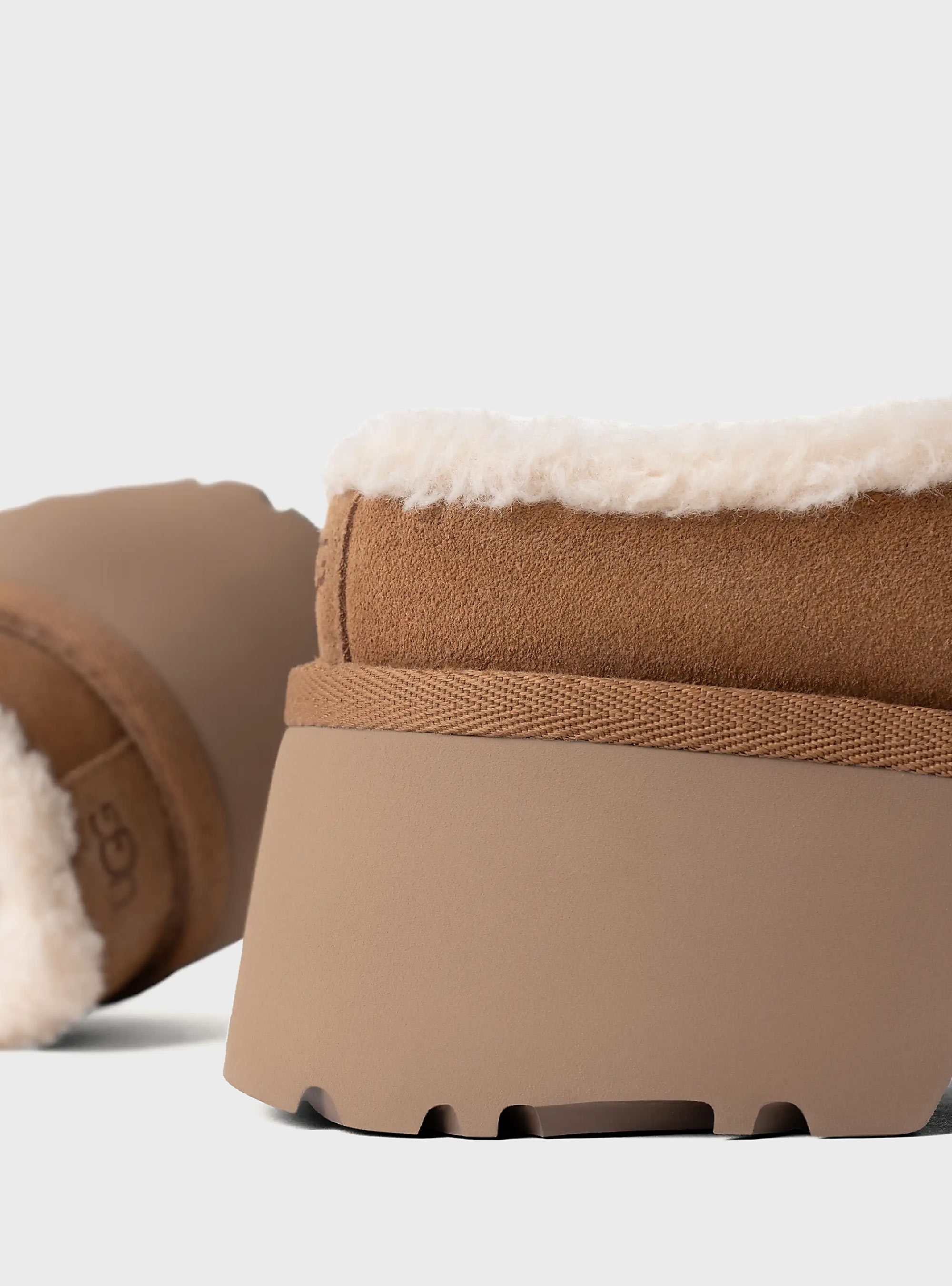 UGG New Heights Cozy Clogs - Chestnut