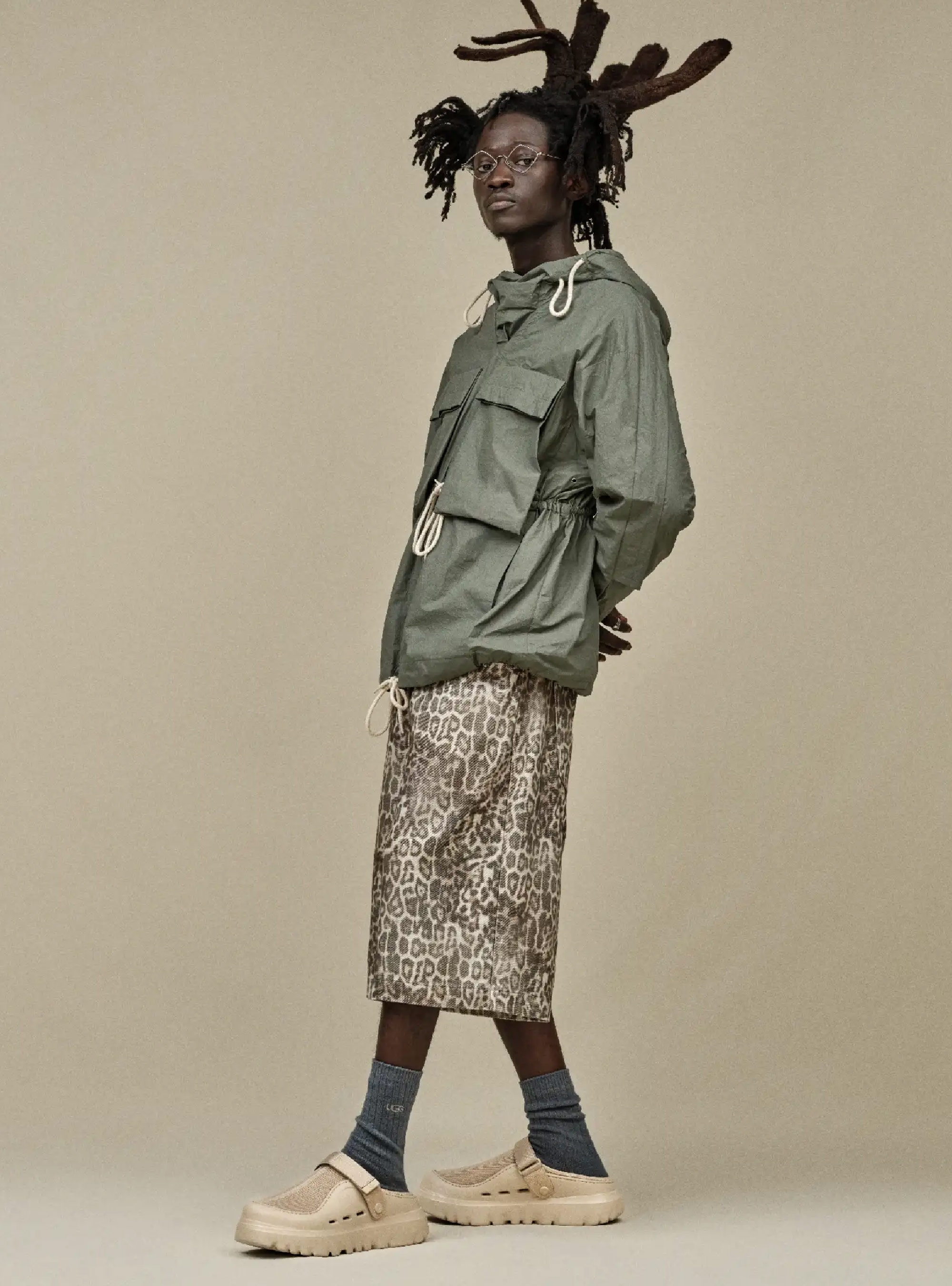 UGG PeakMod Clogs - Dark Beige