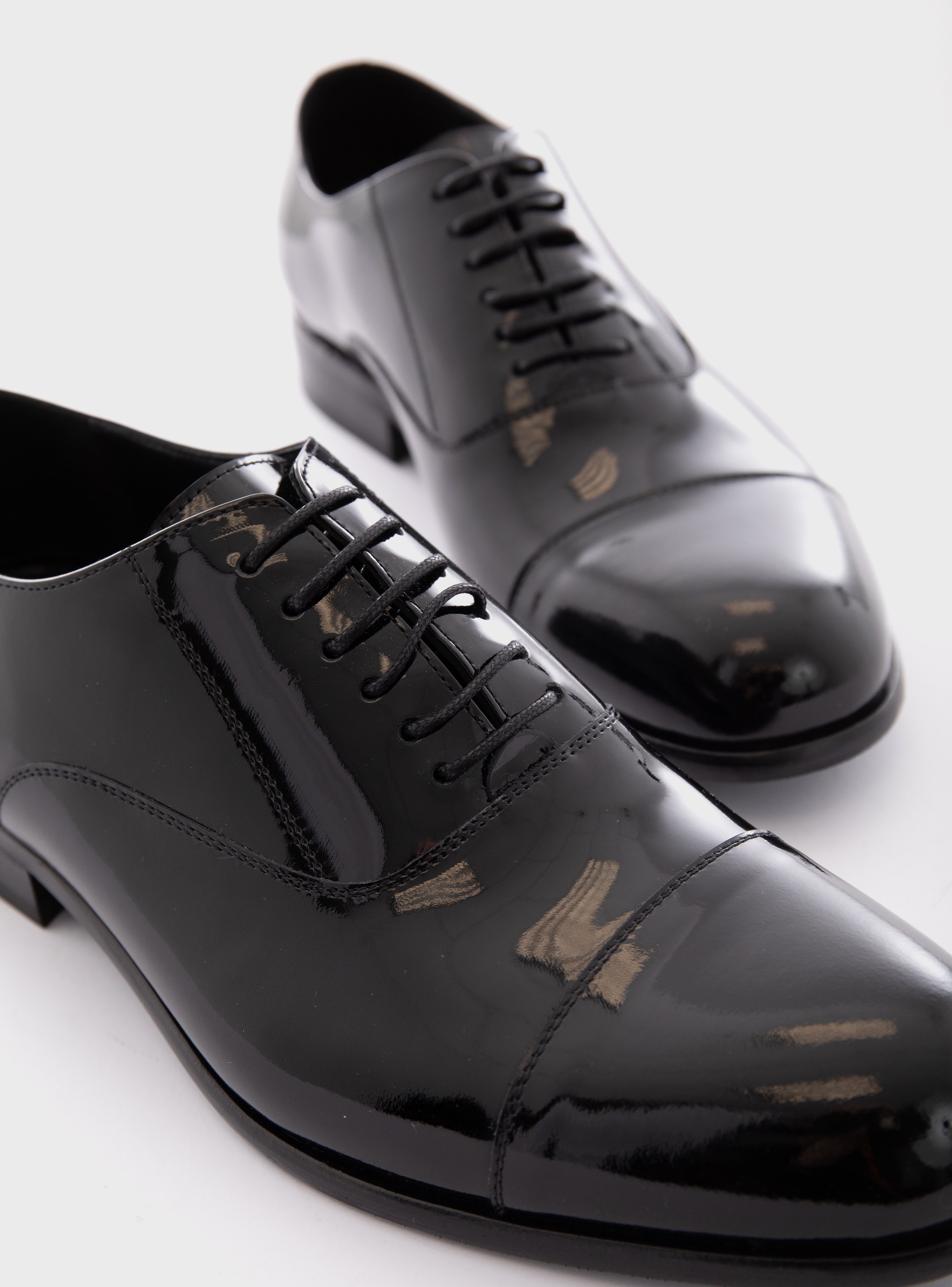 Per La Moda Lace Up Oxford Shoes - Black