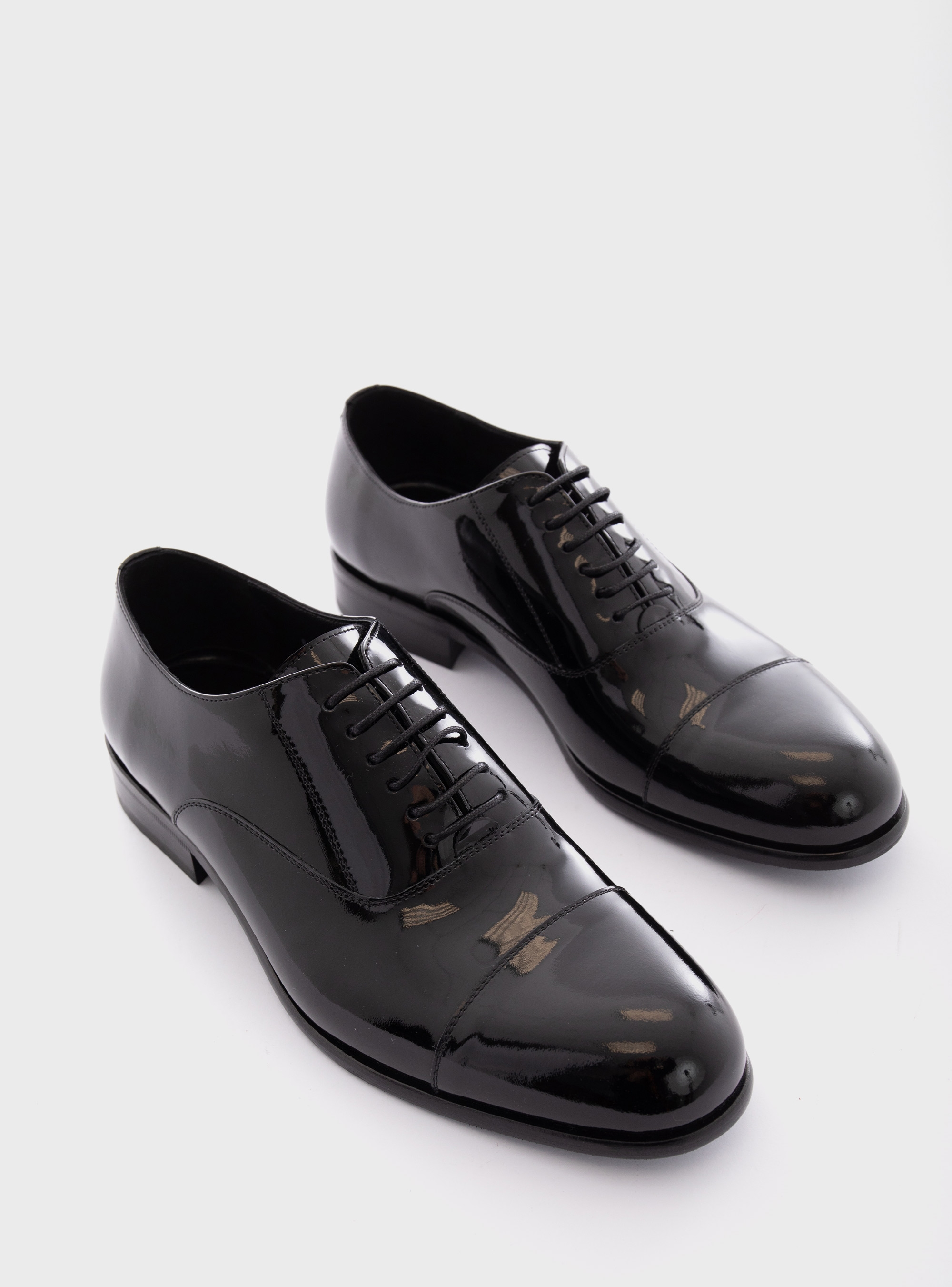 Per La Moda Lace Up Oxford Shoes - Black