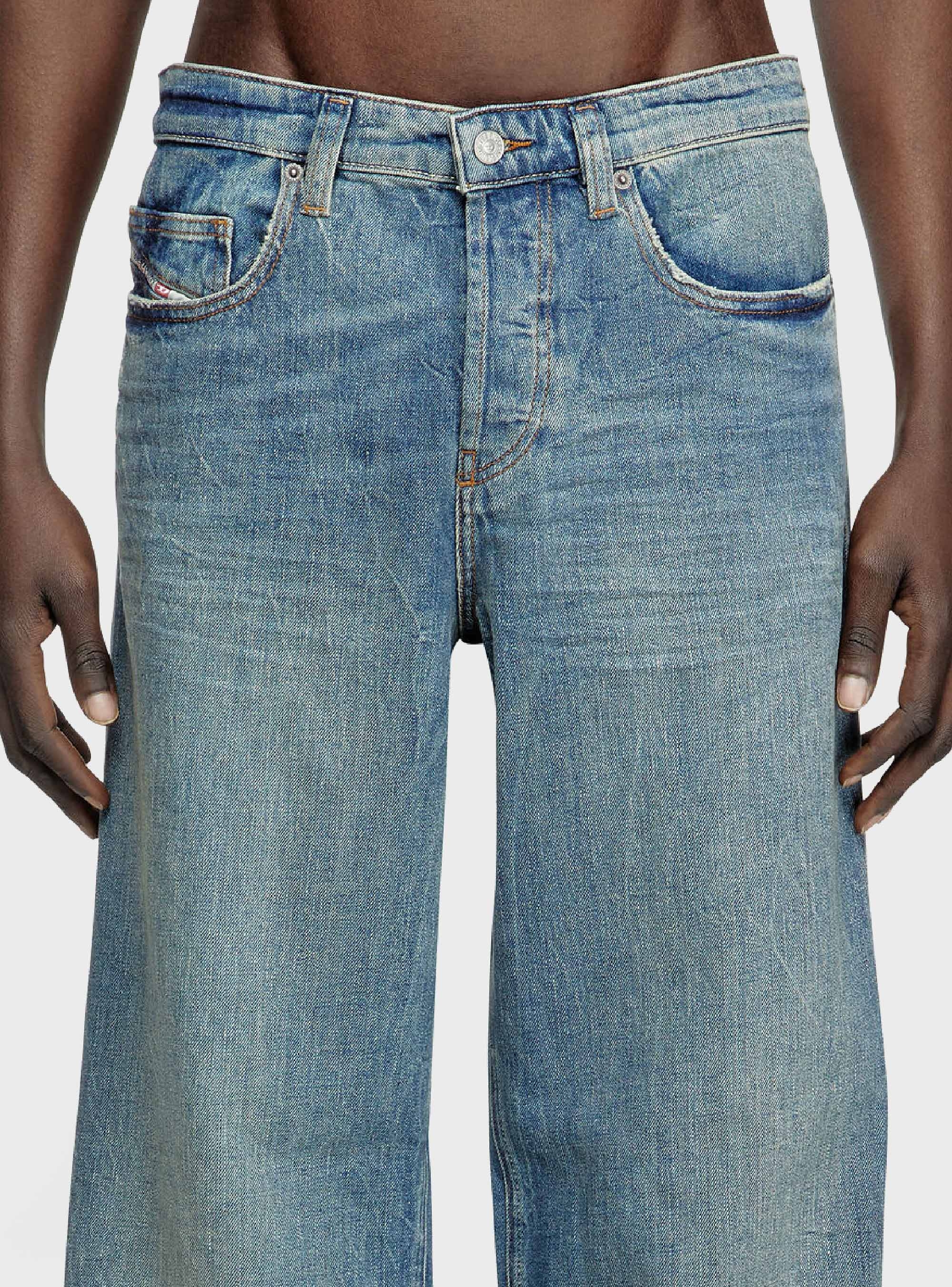 Diesel 2001 D-MACRO Jeans - Medium Aged Denim