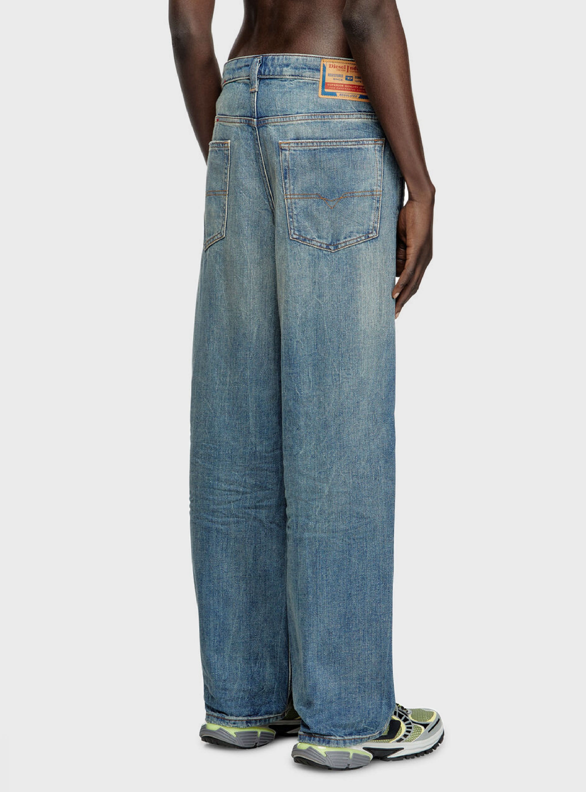Diesel 2001 D-MACRO Jeans - Medium Aged Denim