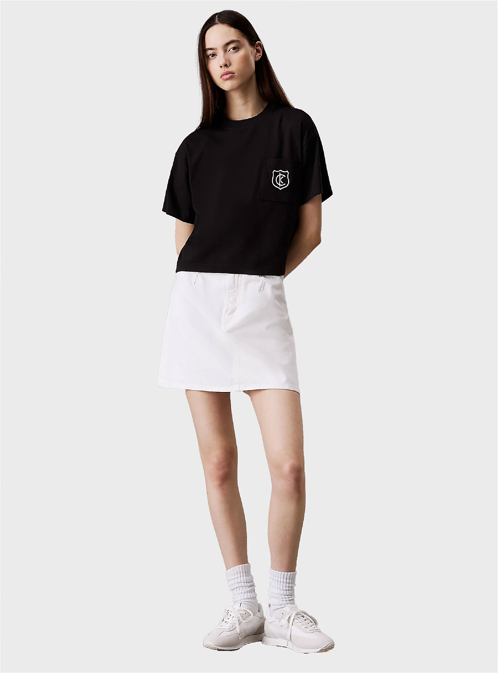 Calvin Klein Cropped Shield Logo T-shirt - Black