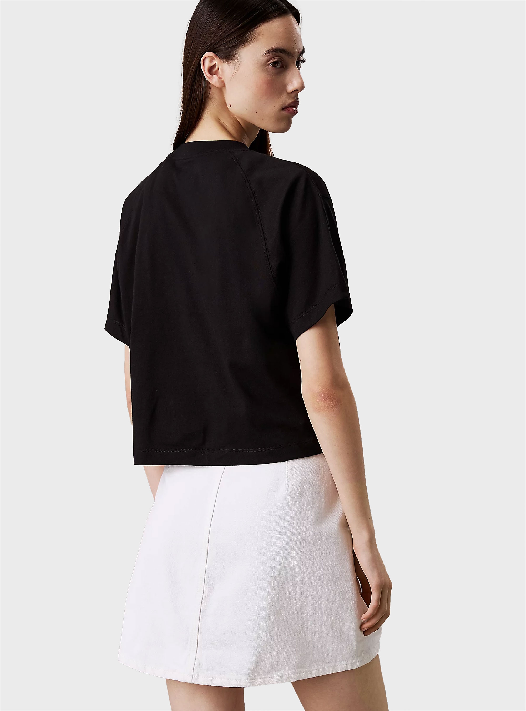 Calvin Klein Cropped Shield Logo T-shirt - Black
